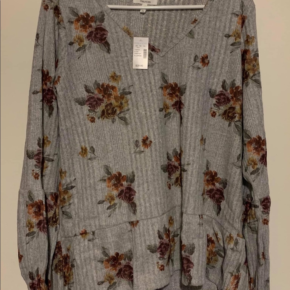 Maurices grey floral long sleeve.